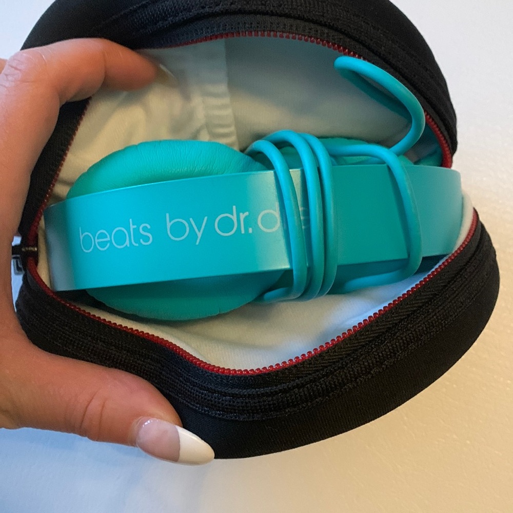 Beats plug in headphones.